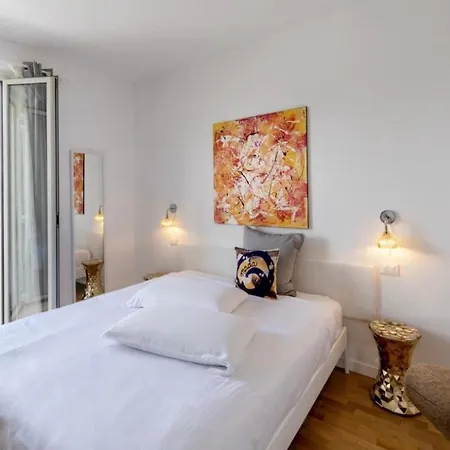 Apartment Suite *